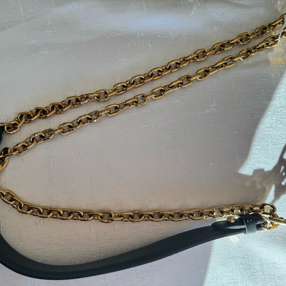 Louis Vuitton Limited edition Twist monogram Geometric Shoulder-cross body Bag. - Picture 12 of 16